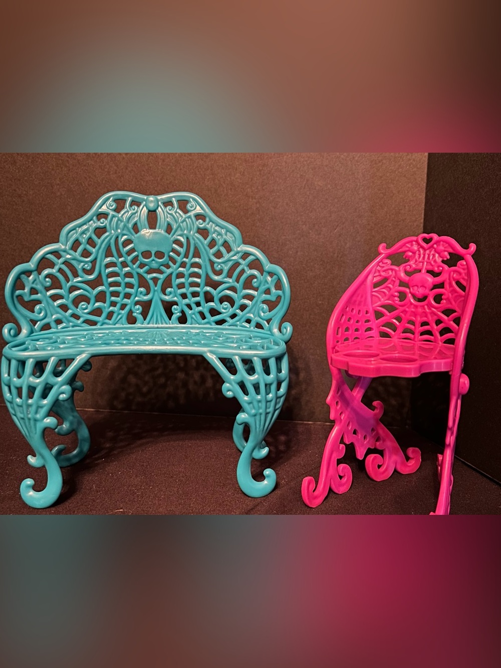 Monster High Scaris City Of Frights Bench  & Chair